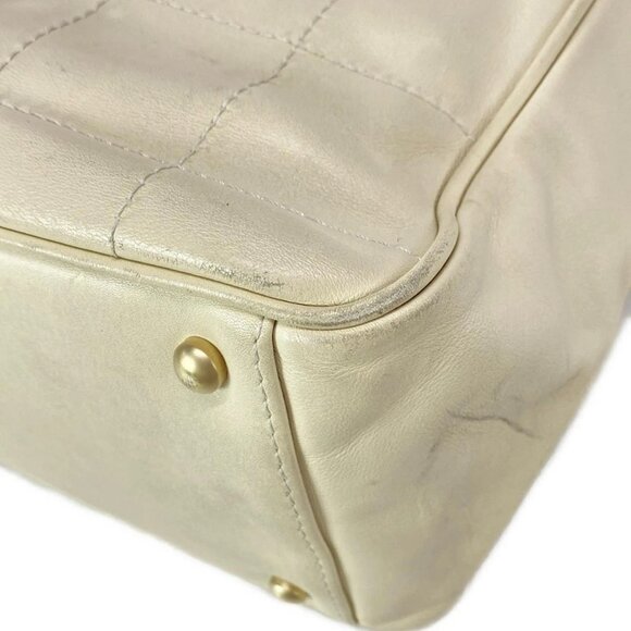 Auth CHANEL Chocolate Bar Stitch - Beige Leather Tote Bag gold hardware - Picture 13 of 13